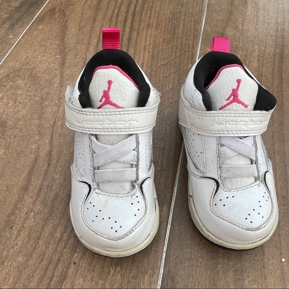 Nike Toddler Infant Size 5C Air Jordan Retro Basketball White Pink Shoes - Picture 3 of 5